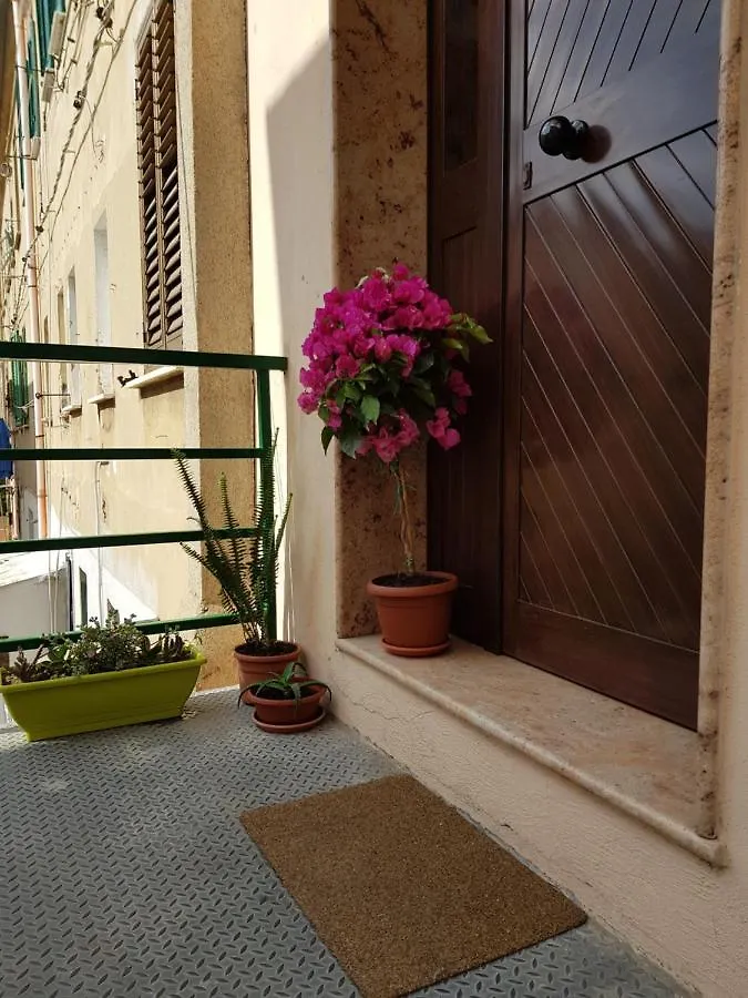 Apartment La Casetta Mini Appartamento Centro Storico Reggio Calabria
